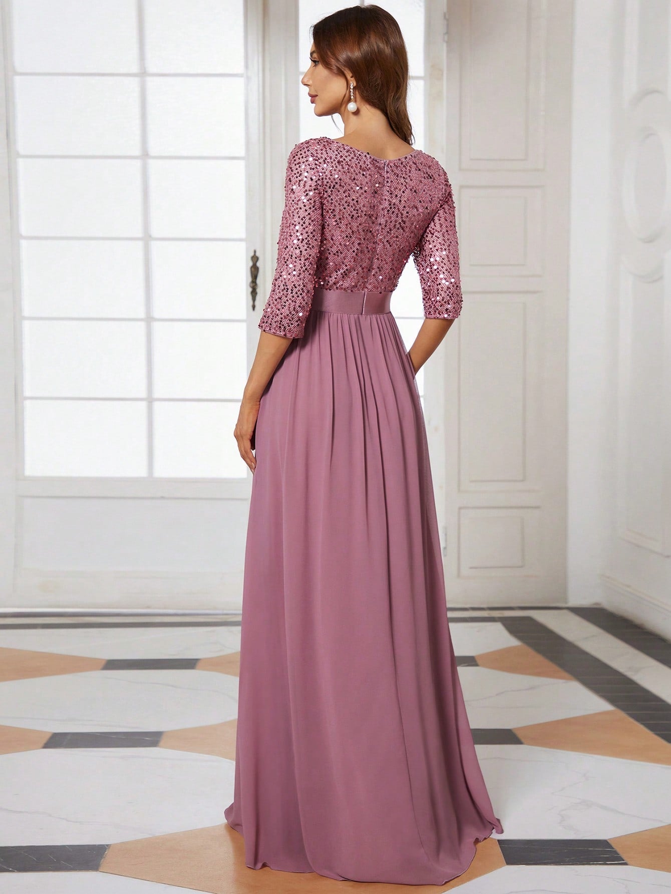 Robe demoiselle d'honneur rose paillette vue de dos